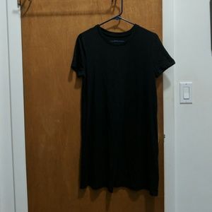 Black cotton shit dress.
